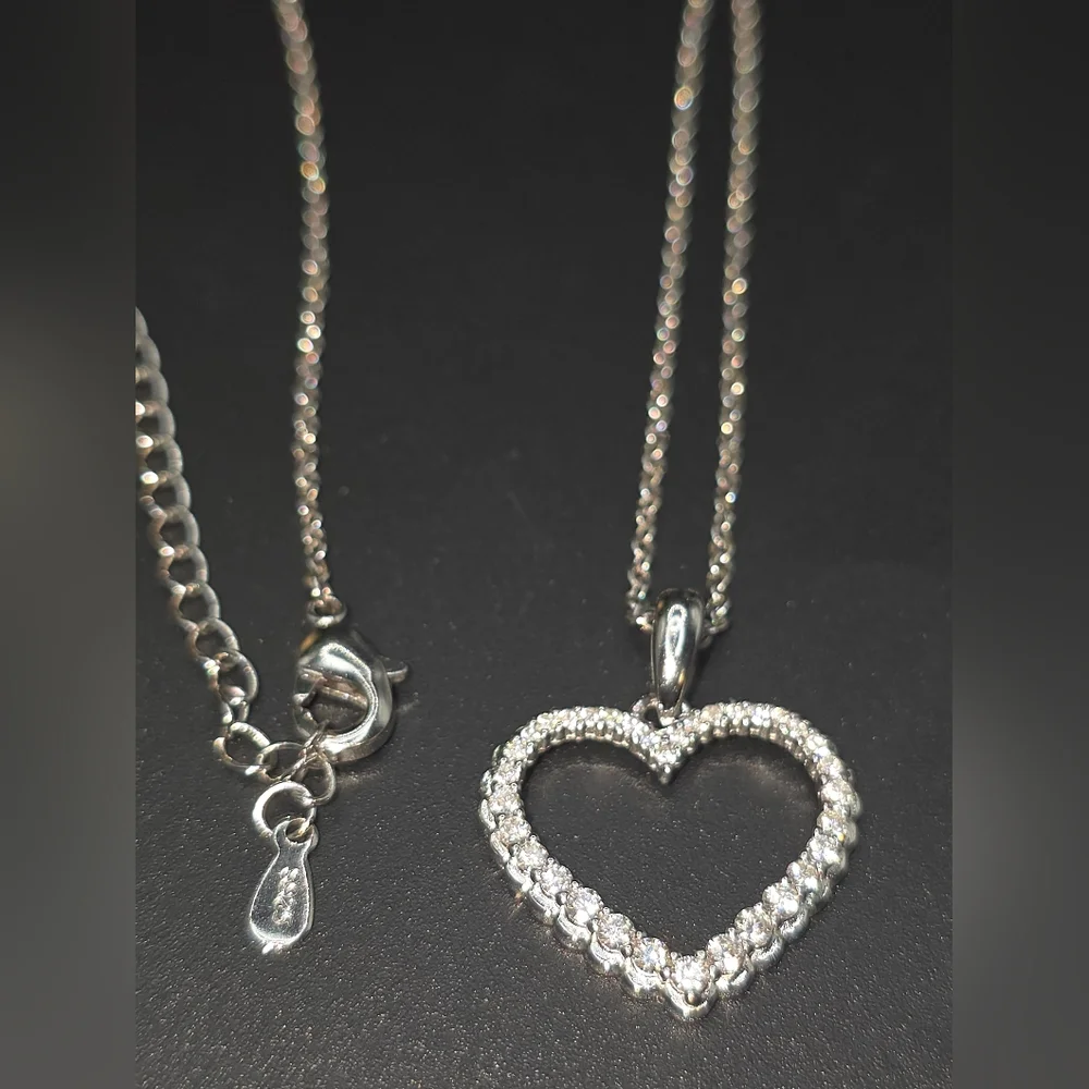 ✨ Moissanite Outline Heart Pendant – S925 Sterling Silver ✨